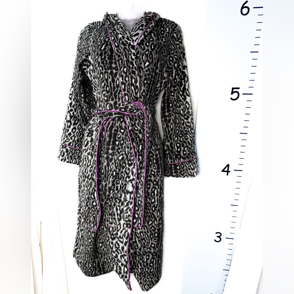 Nick & Nora Animal Print Plush Robe with tie XS/S